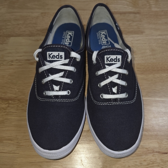 Keds Women's Navy Canvas Champion Original with Dream Foam Size 8 - Picture 1 of 7